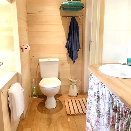 Holiday home Maison Spacieuse Avec Vue Sur La Montagne A Naucelles Aurillac