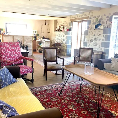 Maison Spacieuse Avec Vue Sur La Montagne A Naucelles Holiday home *